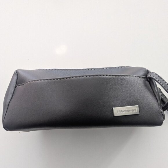 Bundle Of 2 Air Transat Travel Kit Eye Mask L' Occitane Toiletries - New - Picture 4 of 5